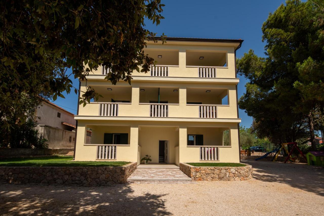 Apartmani Mara Pakoštane Екстериор снимка