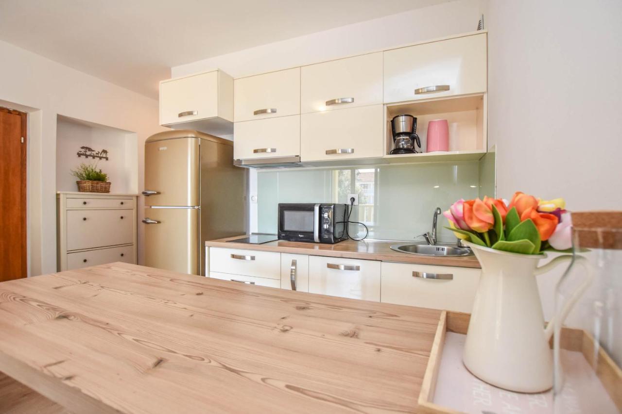 Apartmani Mara Pakoštane Екстериор снимка
