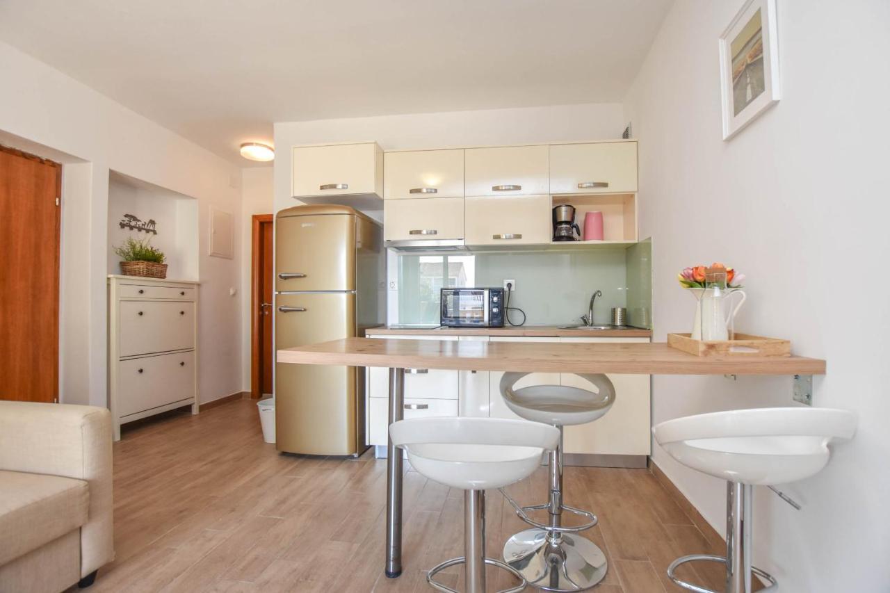 Apartmani Mara Pakoštane Екстериор снимка